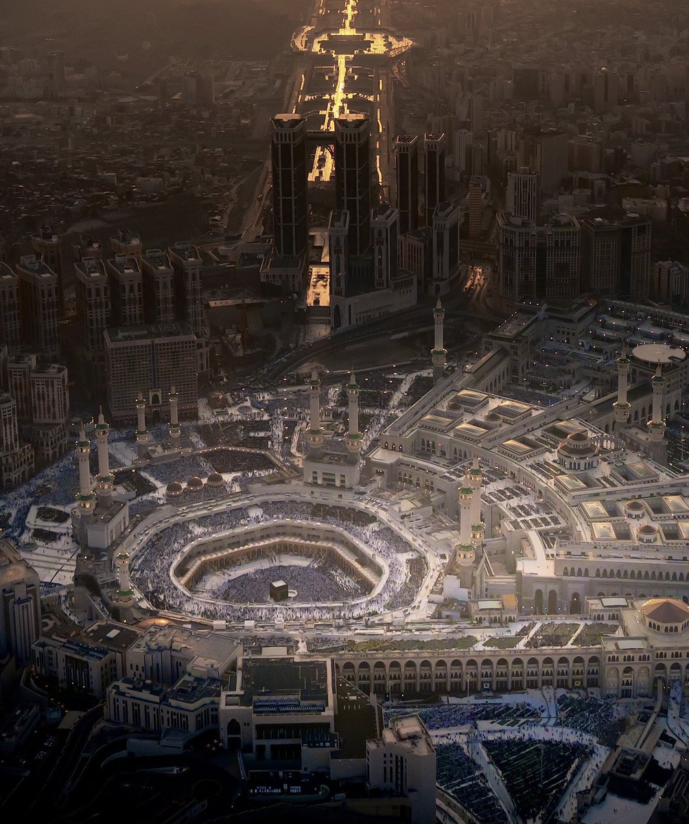 وتولّني بالصالحاتِ ودُلّني
نحو الرشادِ فخُطوتي تتعثرُ