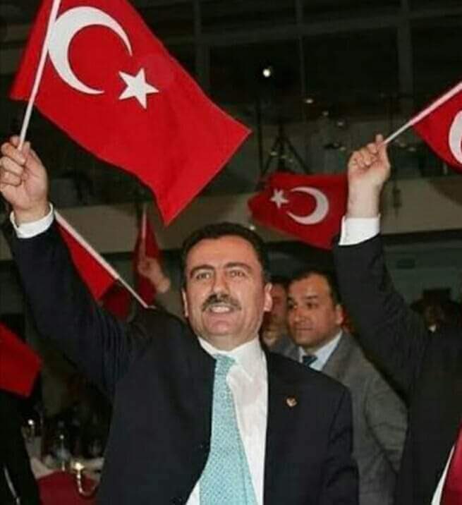 Ben Türk’üm Türk esir olmaz,
Ben Türk’üm Türk Devletsiz olmaz,
Ben Türk’üm Türk Bayraksız olmaz,
Ben Türk’üm Türk Ezansız olmaz,
Ben Türk’üm Türk Hürriyetsiz olmaz.
#MuhsinYazcıoğlu 
#25Mart2009
