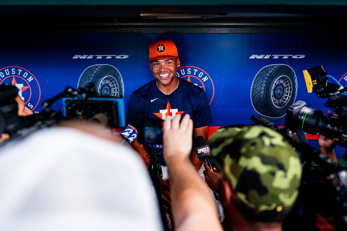 astros's tweet image. Home 🧡