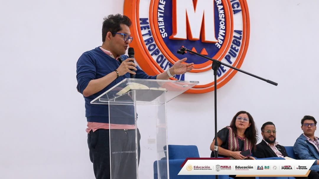 #Enterate

🧿"La gente tiene que empezar a adquirir herramientas y capacidades de las que han sido despojadas, apropiarse y hacer uso de ellas", señaló <a href="/Raymundo_EH/">Raymundo Espinoza Hernández</a> en el Foro Académico para la Defensa del #Maíz🌽. La resistencia comienza con el conocimiento #Puebla <a href="/lacampinaweb/">LaCampiña</a>