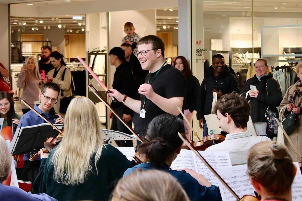 TheCSSO's tweet image. A great weekend bringing our Out &amp;amp; About Festival to Hanley. From string quartets to brass dectets on Saturday to a full symphony orchestra IN THE POTTERIES CENTRE we have loved connecting with people in a really fun environment. The buzz around the city was electric!