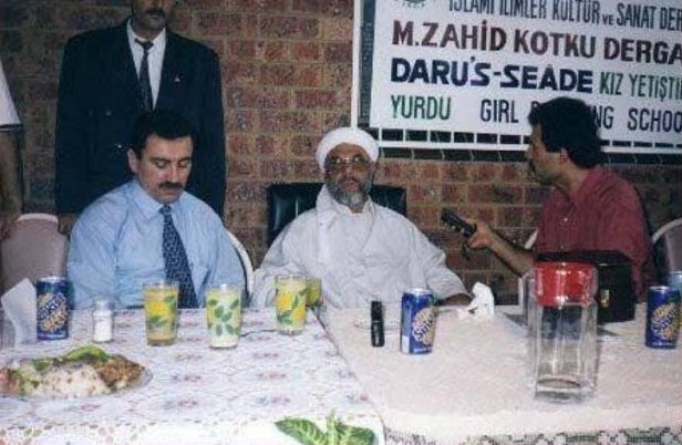 Bizi yokluğuyla üzenler vardır...