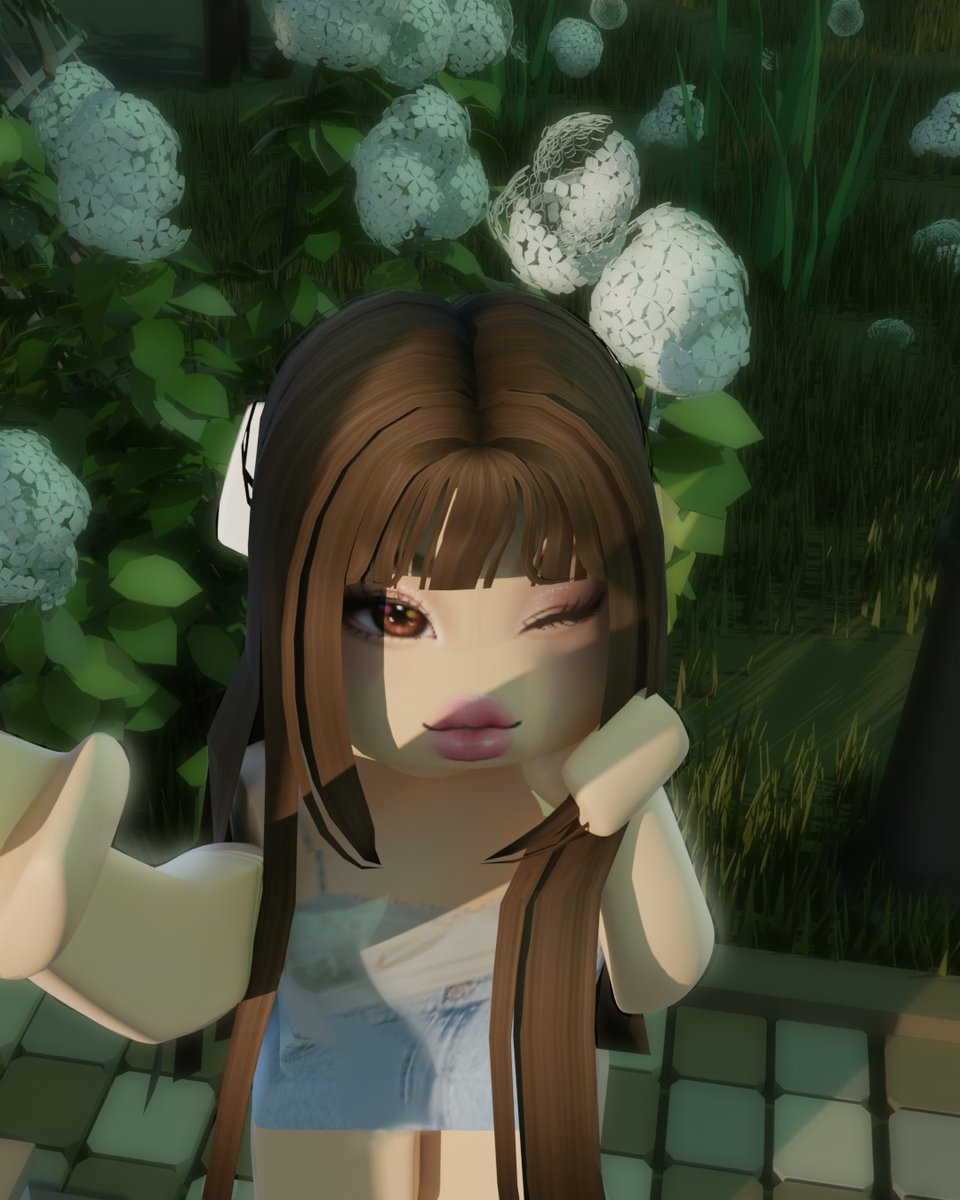 WHAT DO WE THINK??! #roblox #robloxgfx