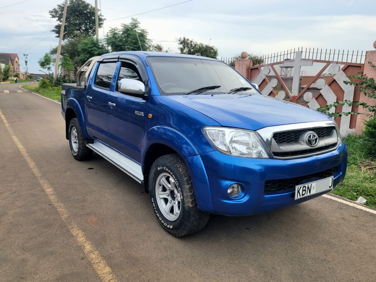 NyoikeTj's tweet photo. #Toyota #hilux #dcab
- 2010 model
- 2500cc diesel
- automatic
- optional 4wd
- well maintained
@ 1.99m
#PowerMatMotors
βοΈ 0721690280
π Kasarani https://t.co/8irgGmWtbd