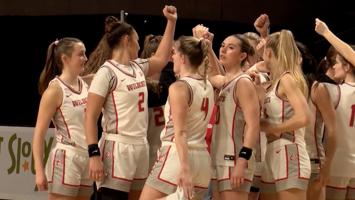 BATTLE FOR THE FINALS SPOT

A back-and-forth battle, but Indiana Wesleyan comes out on top 70-69 over <a href="/BriarCliffWBB/">Briar Cliff WBB</a> in the <a href="/NAIA/">NAIA</a> semifinals.

The Chargers finish the season 30-6. 

The Wildcats will play Dordt in the finals tom. at 7.

WATCH HERE 🏀⬇️
siouxlandproud.com/sports/briar-c…
