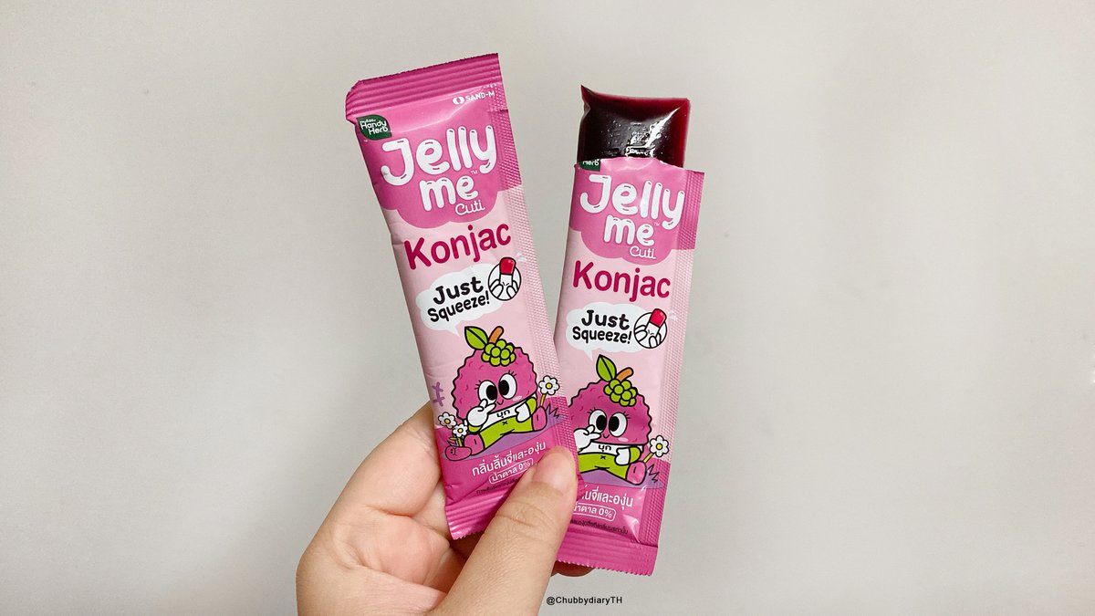 หิวดึก หิวก่อนนอนบ่อย ๆ ต้องมีติดบ้านไว้เลยยย Jelly Me Konjac เจลลี่คุมหิวตัวใหม่ล่าสุดในเซเว่น รสลิ้นจี่ อร่อย กินง่าย เคี้ยวเพลินสุด คุมหิวยาว ๆ 3 ชม. เลย ใครกำลังลดกินจุกจิก งดกินดึกอยู่ต้องลอง ดีงาม ซองเล็ก ๆ แต่อยู่ท้อง ไม่มีผลข้างเคียงด้วย เริ่ดป่ะล่ะ ซองละ 20.-

#JellyMe #JellyMeKonjac #JellyMeCuti #ความคิวทิบิลด์ง่ายได้ทุกวัน #รีวิวเซเว่น