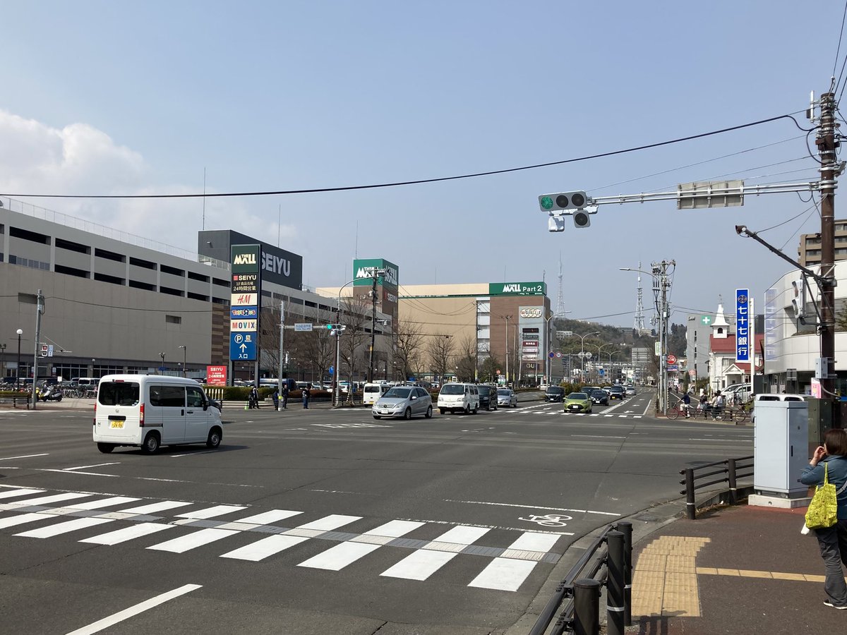 Momo_657501's tweet image. 「太白区役所前」
電材厚型LED
→コイト低コスト

補助灯器も追加されました。