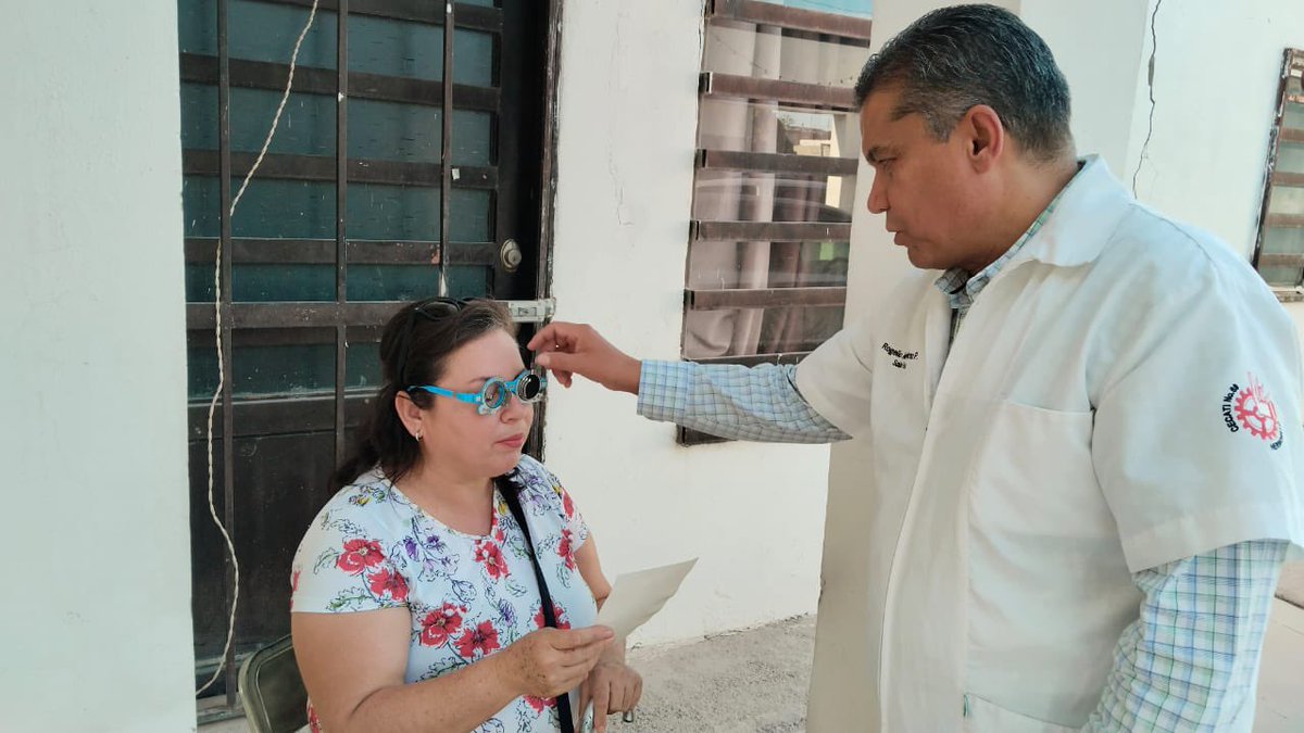 Gracias a los vecinos de la Colonia Casa Real que convivieron esta tarde con los Regidores Arón Ramírez y Sergio Flores y una servidora; y además tuvieron la oportunidad de checar su vista y llevarse unos lentes adaptados para lectura y descanso de sus ojos. ¡Un abrazo para