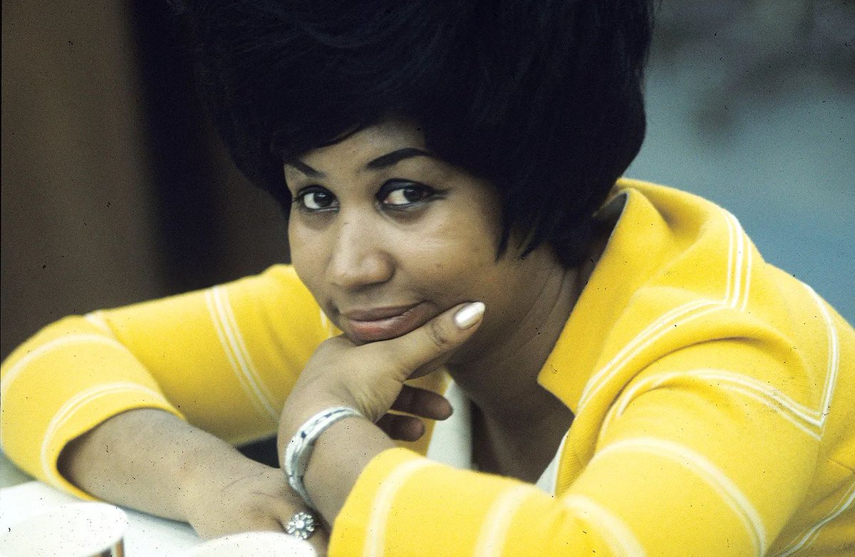 365DaysOfAretha's tweet photo. Happy Heavenly Birthday Aretha Franklin! The Queen of Soul was born on this day in 1942 in Memphis, TN. 

Use #HappyBirthdayAretha to share your favorite memories, moments, and of course, music. 

Read essays on over 100 of her songs: https://t.co/I8a5y1zwt9 https://t.co/gDl1FjMmt7