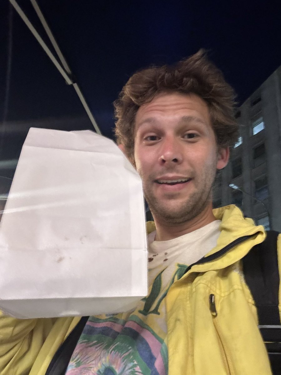 Yooo <a href="/LACAFE/">𝐋𝐀 𝐂𝐚𝐟𝐞 ☮️</a> just gave me free fries 🫶🏻
