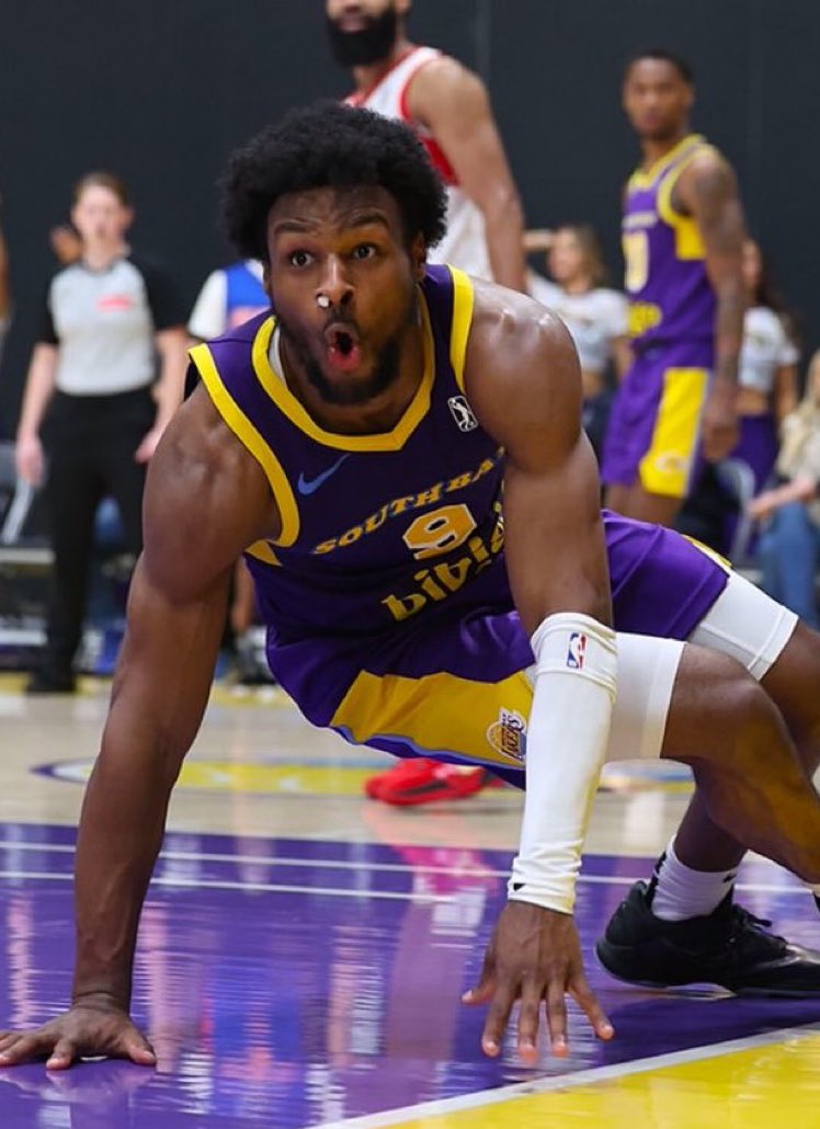 BRONNY JAMES TONIGHT IN THE G-LEAGUE:

39 POINTS 
7 REBOUNDS 
4 ASSISTS 
4 STEALS
14/21 FGM
4/8 3PM
3/3 FTM

🔥🔥🔥🔥