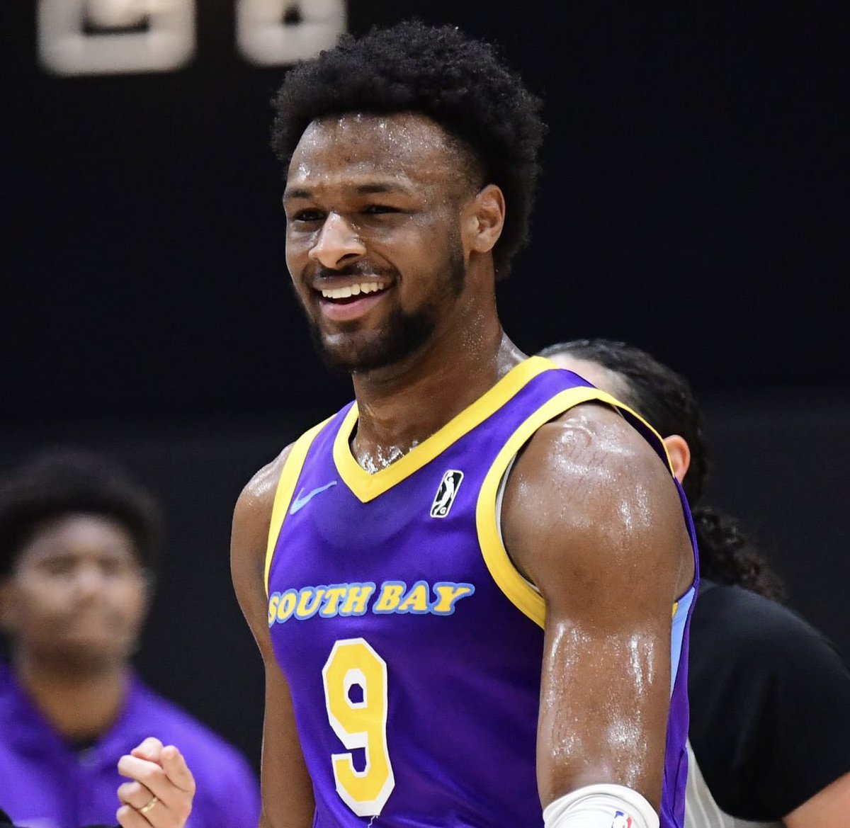 PolymarketHoops's tweet image. Bronny James tonight:

39 PTS
7 REB
4 AST
4 STL
82.5% TS