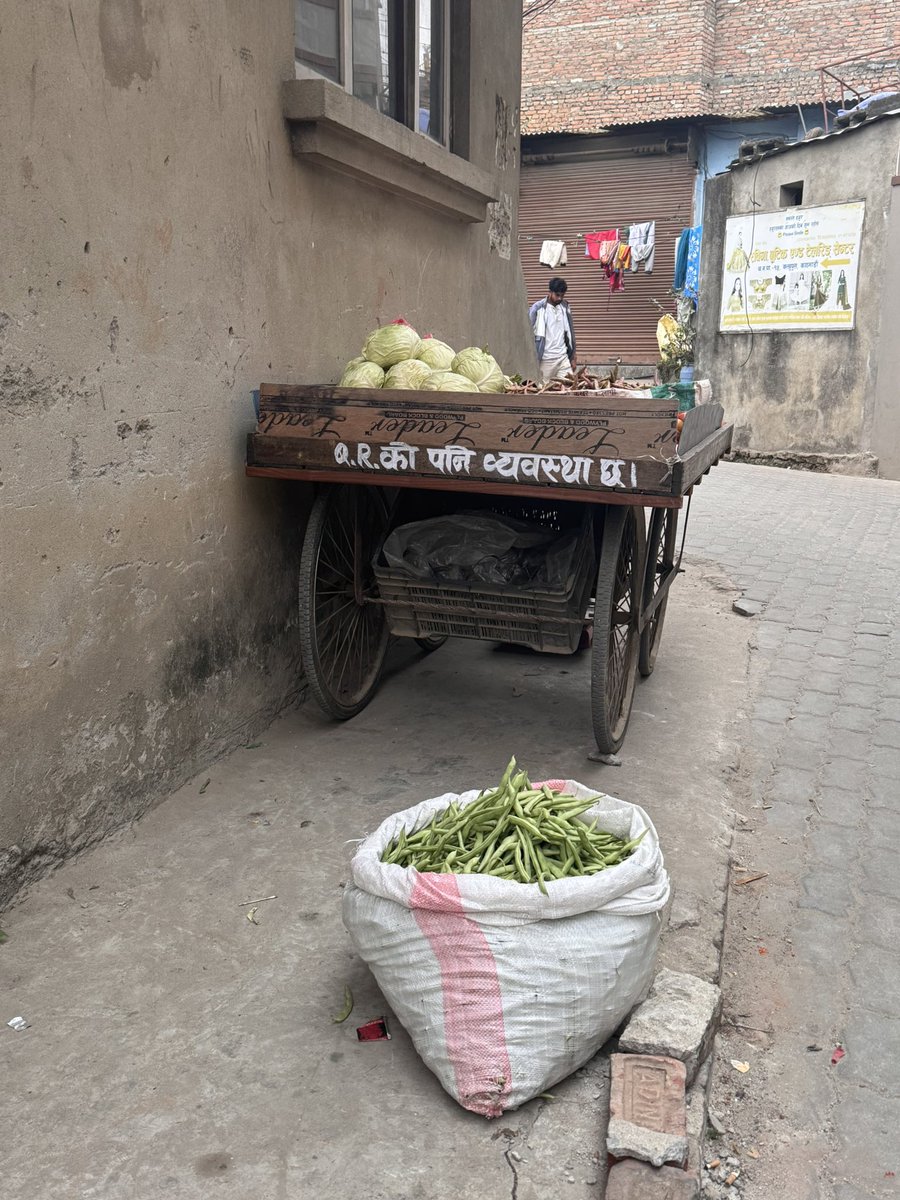Kehinilo's tweet photo. Modern convenience 
#streets of Ktm
#streetlife https://t.co/01lxIFelBJ