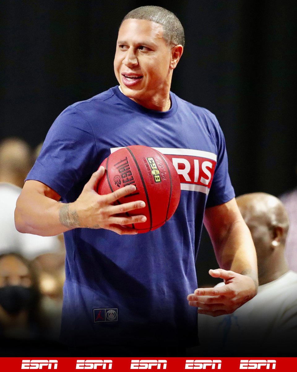 Mike Bibby, a 14-year NBA veteran and former Sacramento Kings star, has agreed on a deal to become the next men’s basketball head coach of Sacramento State, sources tell ESPN.