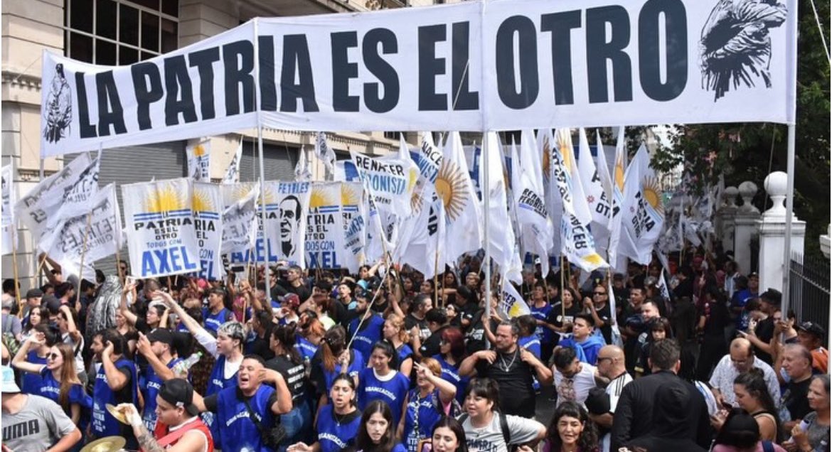 KolinaBsAs's tweet photo. ☀️ 24 de marzo | LA MEMORIA EN MARCHA

En la calle, como cada año, por la Memoria, la Verdad y la Justicia. 

30.000 presentes, ahora y siempre. 

#24M #NuncaMás #MemoriaVerdadJusticia https://t.co/qAeomJX1zJ