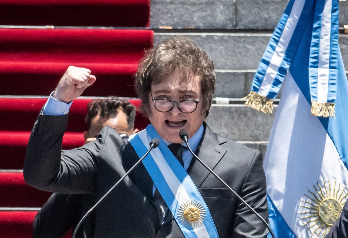 Als in Argentinien die Armut viele Jahre lang stieg, hörte man von den Linken nichts darüber
Als sie vorübergehend einige Monate lang unter Milei stieg, hörte man jeden Tag darüber von den Linken (und Merz stimmte ein in den Chor)
Jetzt, so die Armut unter Milei seit Monaten