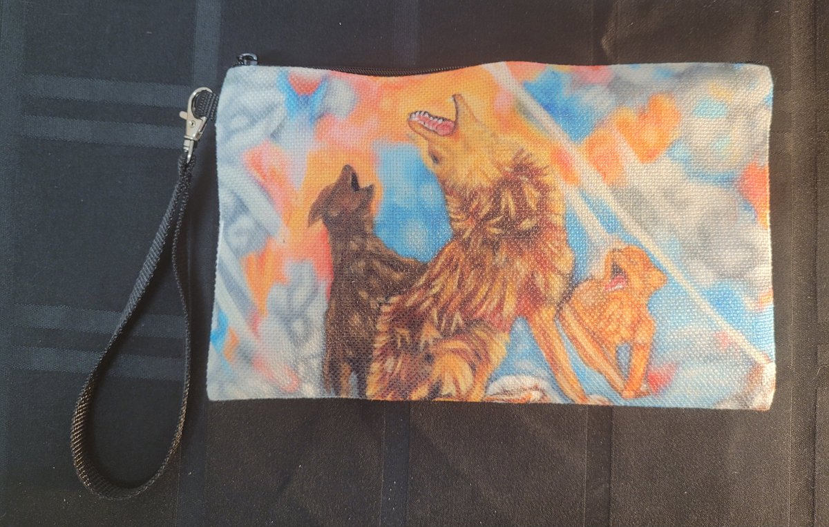"Radiance of motherhood" is now available as a zipper purse🥰