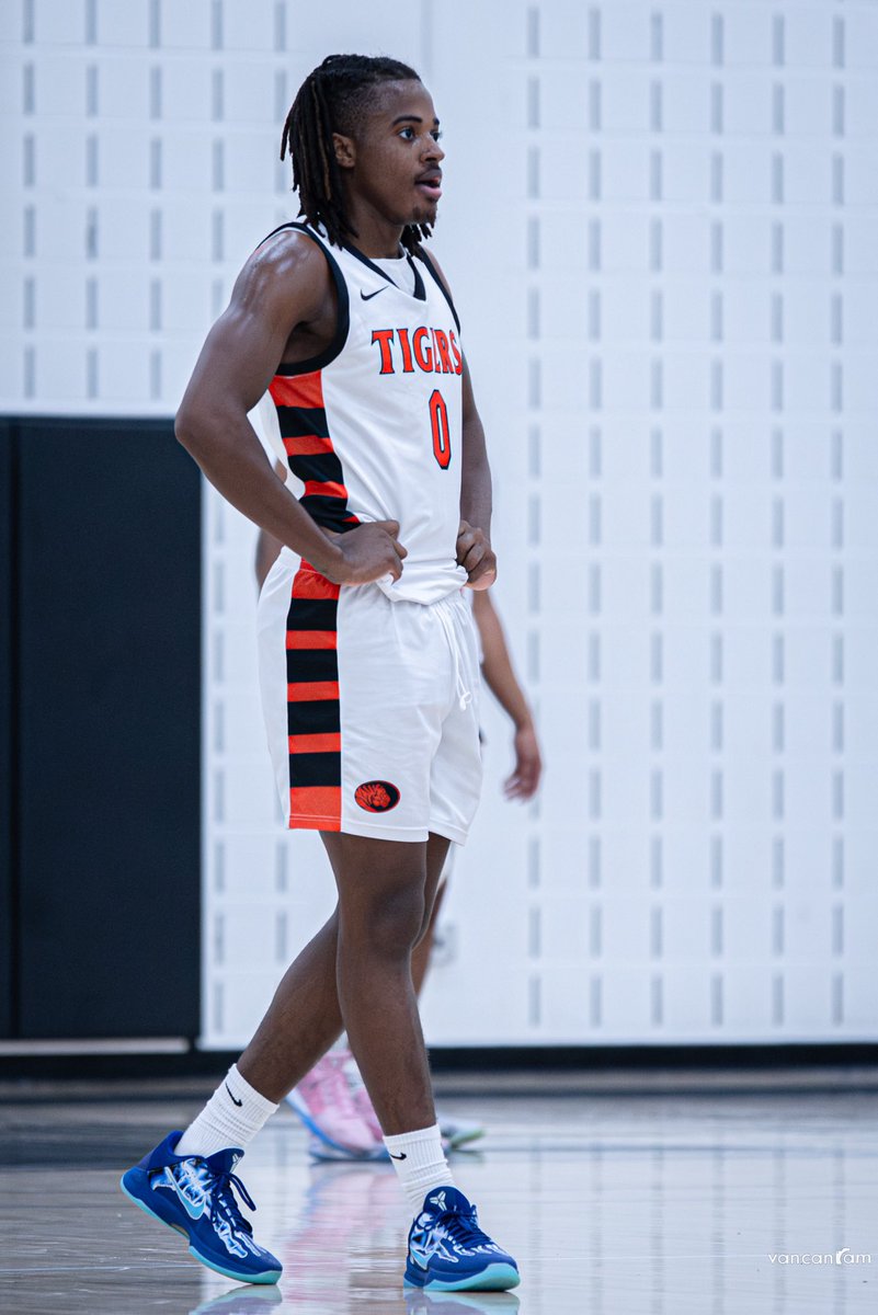 Mason Jones tweet media