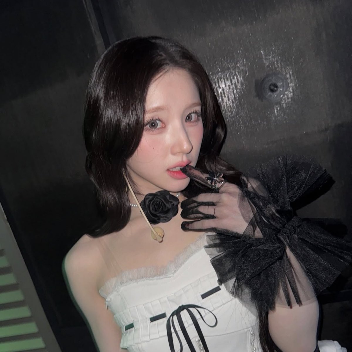 heejin pics 🪽 tweet media