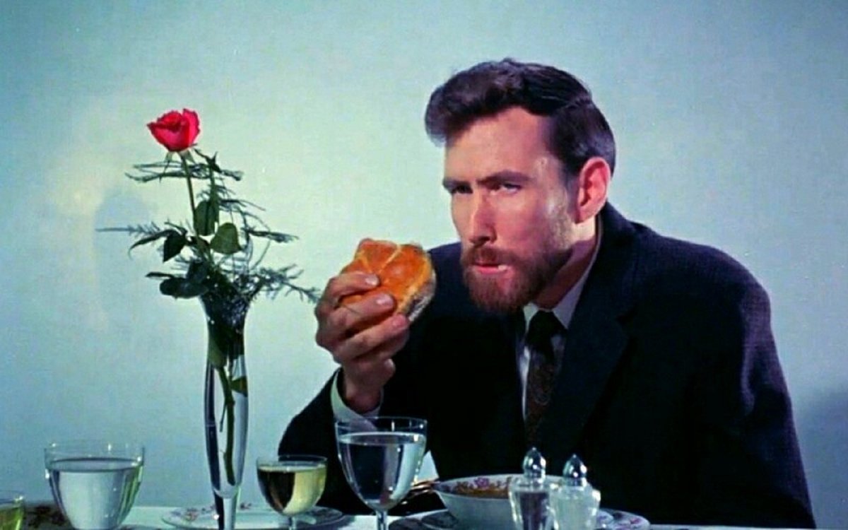 On the topic of clocks and watches, here is Jim Henson's experimental short, Time Piece, which I had not seen in it's entirety till recently. A mad genius.
vimeo.com/483238072