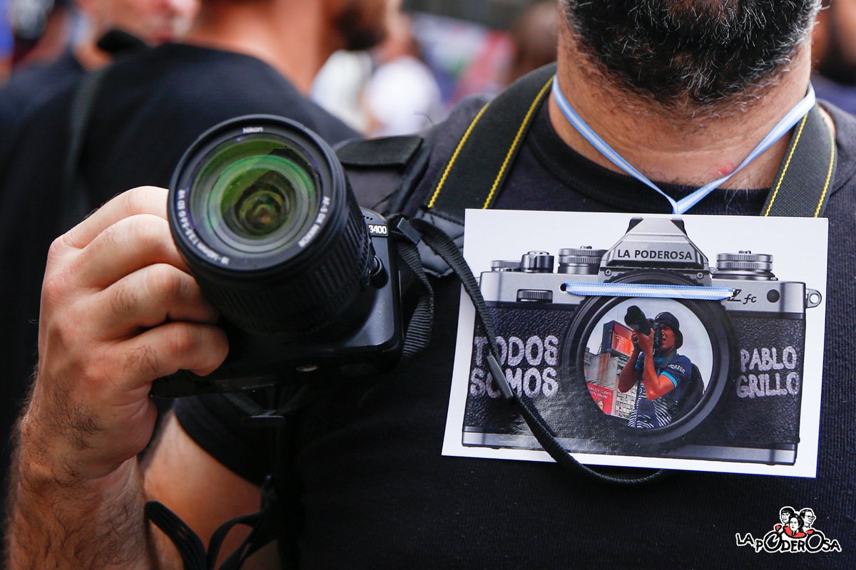 Somos sangre de Rodolfo Walsh, el grito de José Luis Cabezas, por una prensa libre, sin represión, en una Argentina con los medios públicos vaciados. Este #24M nos abrazamos en Plaza de Mayo bajo un mismo canto y un mismo estribillo: ¡Fuerza y salud para Pablo Grillo!".
