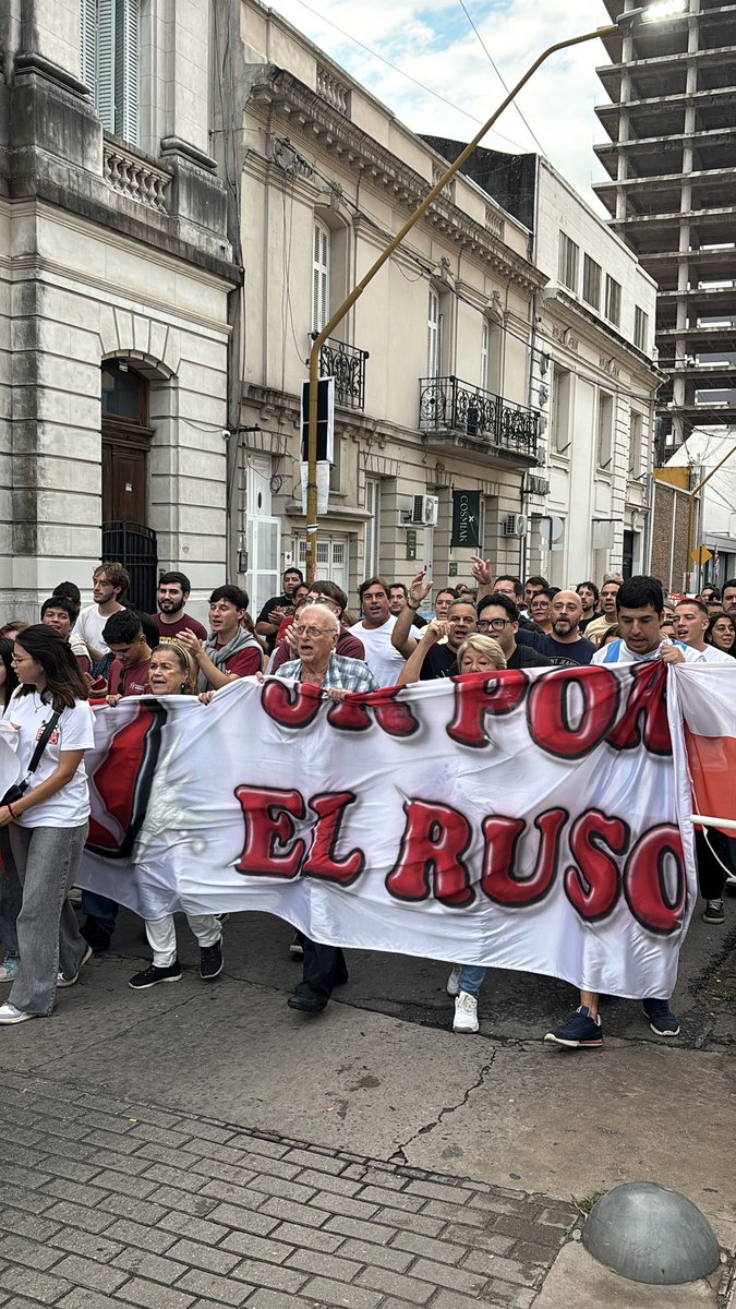 chechobasile's tweet photo. #DíaDeLaMemoriaPorLaVerdadYLaJusticia 

Seguímos reafirmando nuestro compromiso con la justicia, la paz, la defensa de la libertad y la consolidación de la democracia que nos pertenece a todos. 

#NuncaMás https://t.co/LGXAjkJL3j