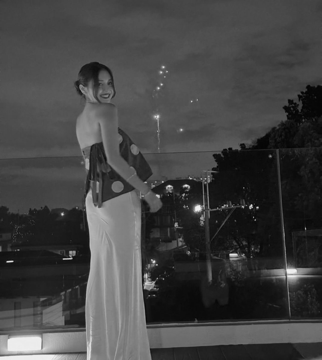 loveforus21's tweet photo. 25/26: I hope you know how worthy you are of everything you've ever wanted, even if an unkind heart has lead you to believe otherwise. Your soft heart deserves to feel loved and chosen, not just today, but every day.  @bernardokath 

Happy Birthday! 🤍 https://t.co/lqzOGonncy
