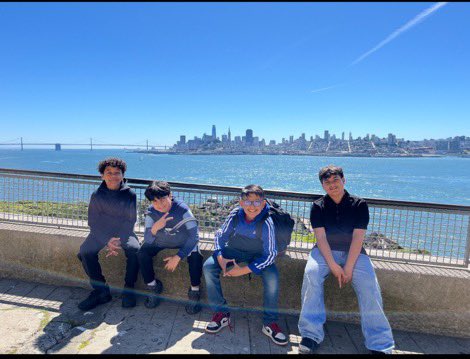 MustangsPHMS's tweet image. It was a beautiful day on the Bay today! Our 6th grade visited Alcatraz. #PHMSMustangsPRIDE 💚🐎 @MtDiabloUSD