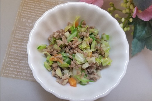 Wango20110210's tweet photo. ー春キャベツのそぼろ炒めー

徐々に春キャベツが出始めてきましたね🌸
作り置きして、フードのトッピングに最適なレシピです🐶

レシピはこちら
↓↓↓
https://t.co/lvkeo4Ft9a

#wango #手作りドッグフード #手作りドッグフードレシピ #手作り犬ごはん #犬ごはん #犬ごはんレシピ https://t.co/tdfJEYRMZM