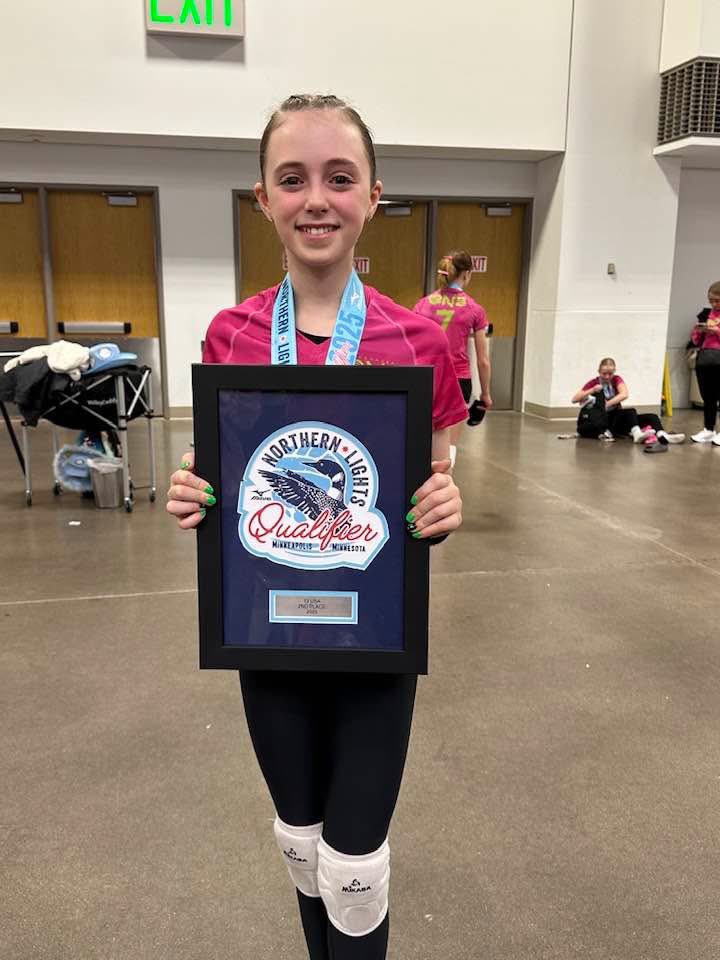 ChadEichenberg1's tweet image. 2 Time National Qualifier for @We_are_NEONE Apex & Emaleigh as they take home 馃 in the USA Division @ the Northern Lights Qualifier in Minnesota - Beat teams from Texas, Wisconsin, Kansas, Oklahoma, and Nebraska before losing to a great Florida team. So fun to watch them grow!