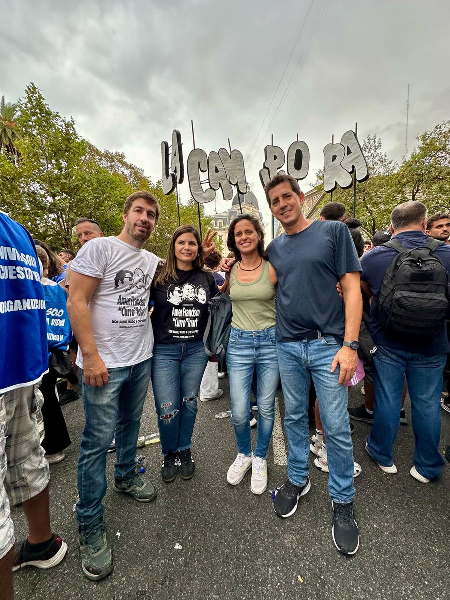 juaniustarroz's tweet photo. Como cada 24 de marzo caminamos junto a @la_campora 

Recordamos a los 30 mil compañeros y compañeras que padecieron la última dictadura cívico-militar.

Lo hicimos junto a miles por la democracia, porque el plan económico de la dictadura sigue vigente y sólo genera miseria, represión y dolor al pueblo.

Decimos #FMInuncaMAS 
#MemoriaVerdadYJusticia