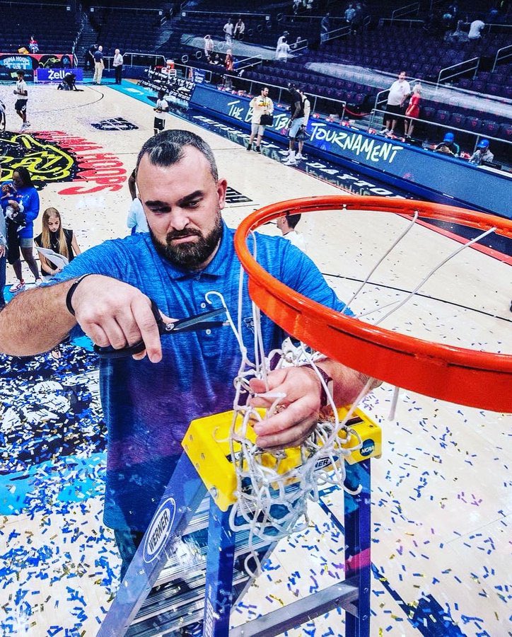 thetournament's tweet photo. Congrats to Bryan Hodgson, who has been named the new head coach at South Florida (USF)! 

Watch his halftime speech from TBT to see why he’s 100% the man for the job. Hodgson helped lead Blue Collar to TBT’s 2022 Championship!

Big things coming from @CoachBHodgson at @USFMBB🙌 https://t.co/vsFjLsXm1j