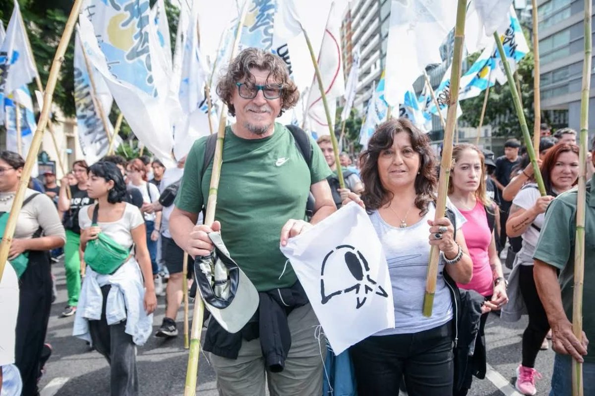 Otro 24 de memoria, verdad y justicia! 

#NuncaMás