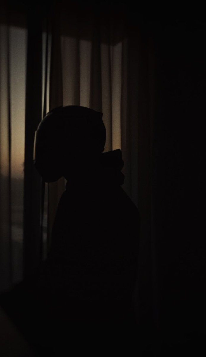 aaaab_aaaabb's tweet image. In the shadow, I find myself, beyond the reach of the world’s light.