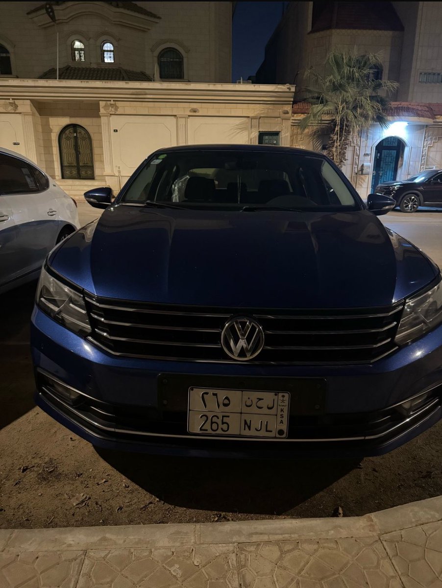 Plexitone's tweet image. موضوع انك تبيع سيارتك و تشتري بسيط مره بس ما يطقك الاكتئاب الا لما تستوعب ان كل ذكرياتك الحلوة و الشينة معها 😞