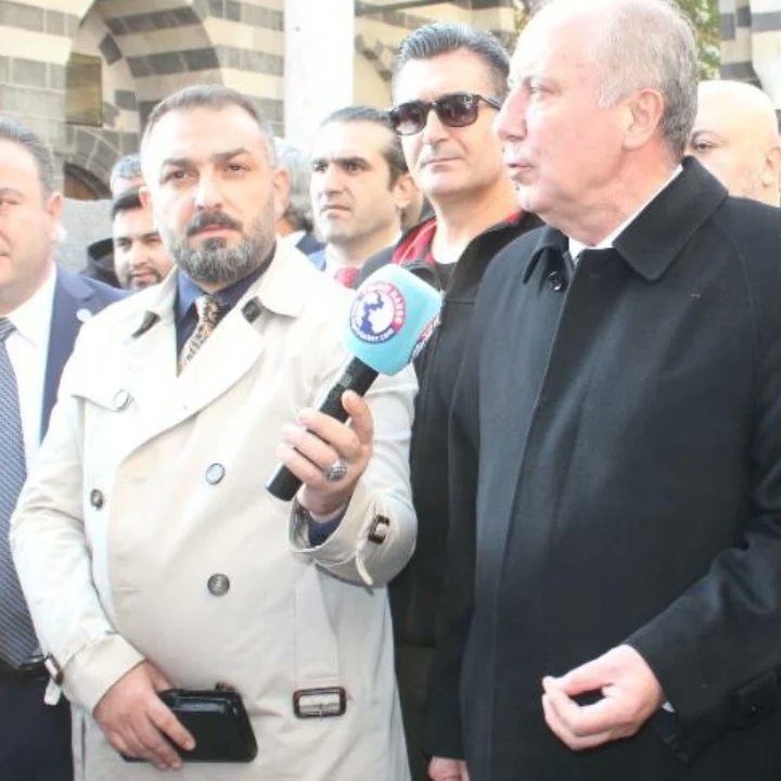 Ey Türk istikbalinin evladı
Bu ülkeyi ancak ve ancak bu adam kurtarır açın artık gözünüzü çok haksızlık yaptınız hakkını verin artık . 
<a href="/vekilince/">Muharrem İNCE</a> <a href="/MemleketimParti/">Memleket Partisi</a> 
#imamoğluyalnızdeğildir