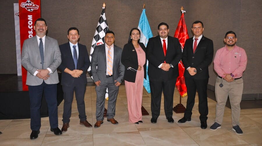 #Empresarial Super Repuestos gradúa a más de XX técnicos automotrices y fortalece el futuro del sector automotriz en Honduras         #SuperRepuestos #TecnicosAutomotrices #SectorAutomotriz #Honduras 
👉 bit.ly/4iE5Tz6