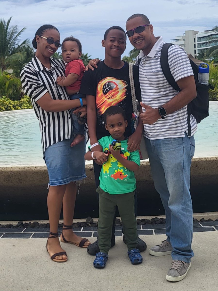 Lnzy_594's tweet photo. A close friend recently lost everything in a fire at her home. Luckily no lives were lost but they lost literally everything else. 💔 Please help in anyway possible! Even just be sharing the link 🙏🏾

https://t.co/F0i7SZXBrB https://t.co/6Vj9PSplHl