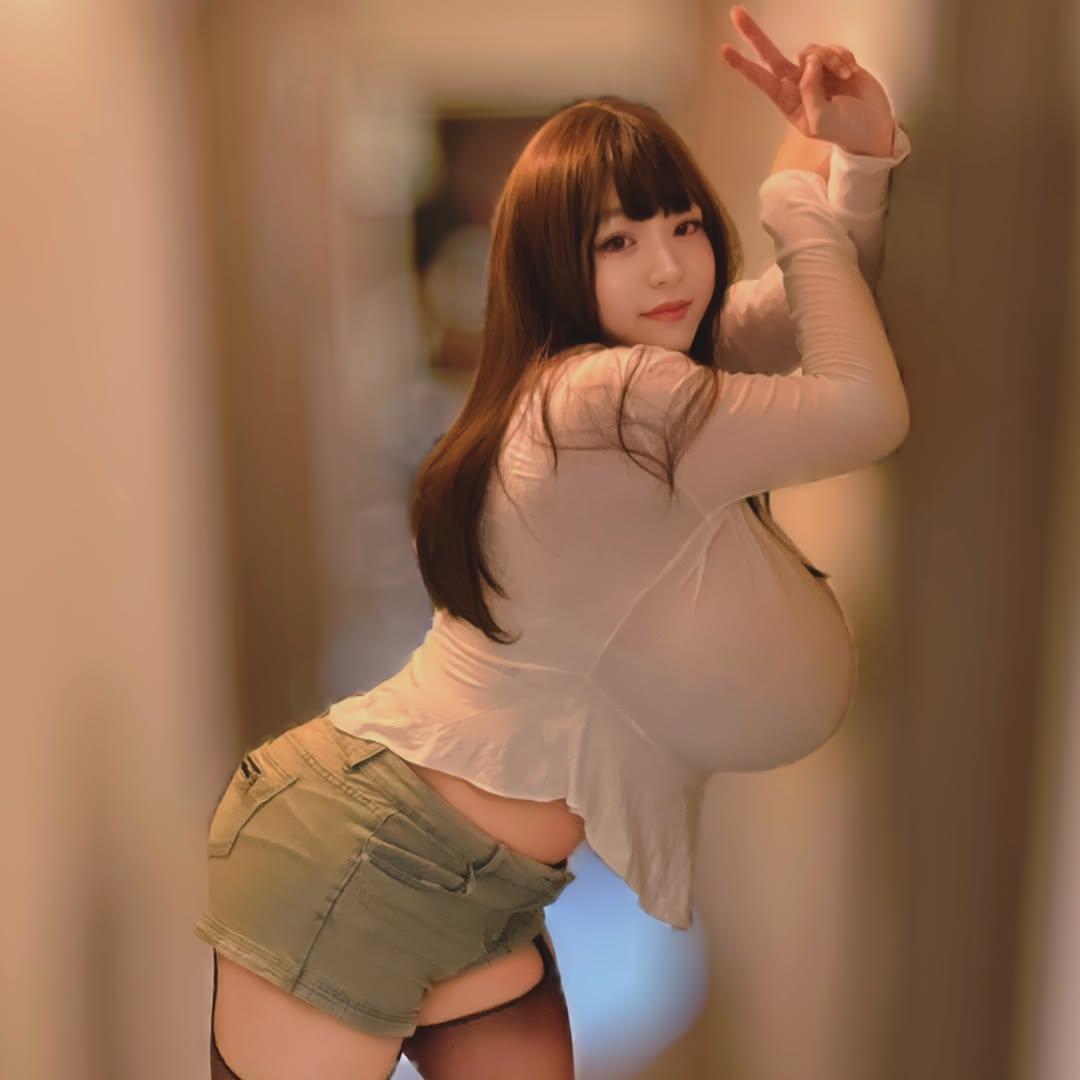上週病假回來，以為可以好好休息…  結果被工作追著跑！  四月前deadline一堆，忙到懷疑人生😂  這週繼續奮戰！  但再忙也要更新一下，不然你們會想念我的吧？（笑） 

#P站更新
#pforpatreon https://t.co/T8K0nxbXS2
