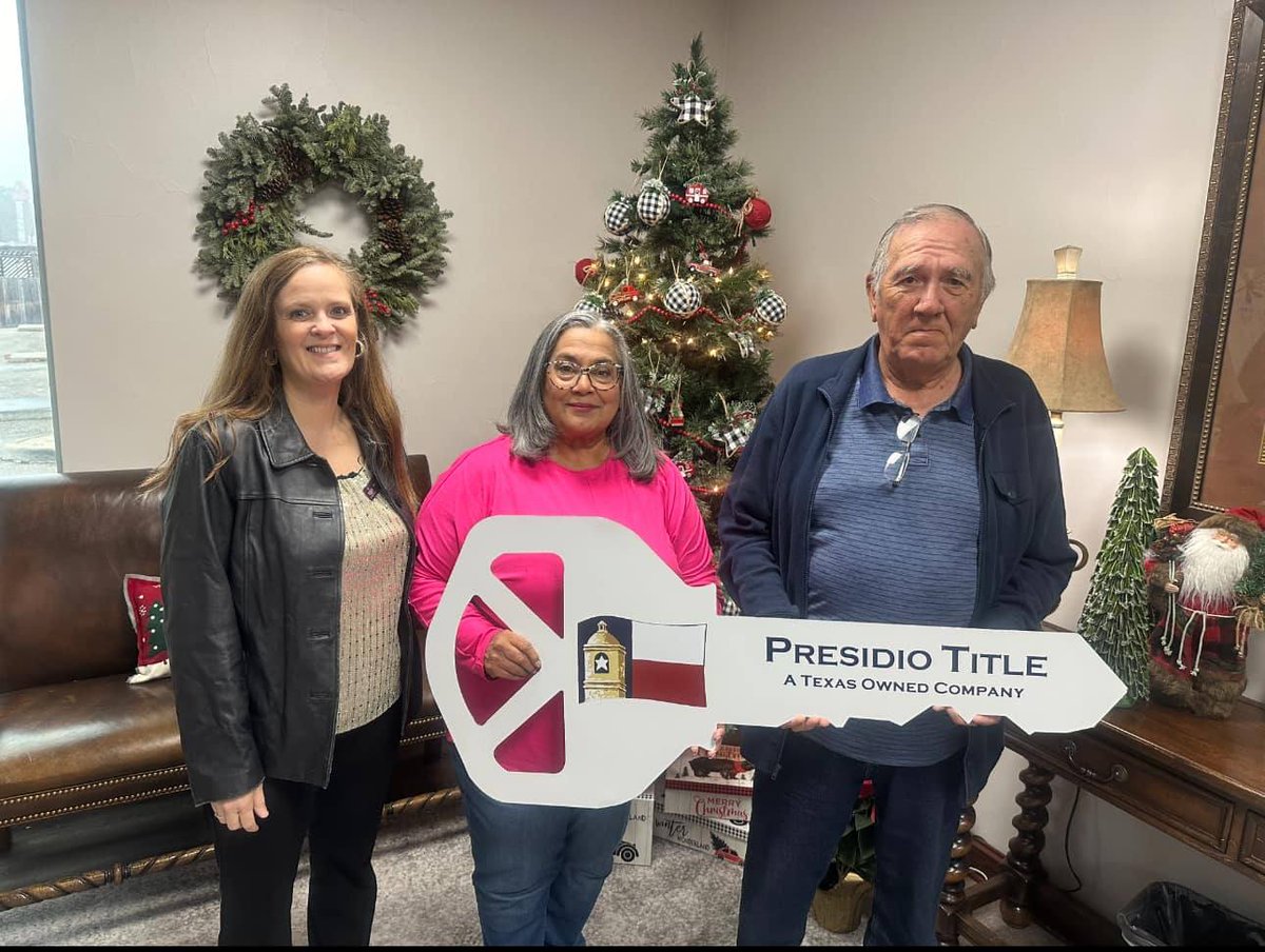 JoyInTexasAgent's tweet photo. 🫶 𝑰 𝒍𝒐𝒗𝒆 𝒎𝒚 𝒄𝒍𝒊𝒆𝒏𝒕𝒔! Sometimes they become friends. Sometimes my friends become clients. 🥰
Your 𝗙𝗼𝗿𝗲𝘃𝗲𝗿 Agent® 🏡 Joy L Anderson
(830) 273-3537 | Joy@bhhsdonjohnson.com 
https://t.co/rXUtw3ItIf ---> Home Search App
https://t.co/N8YPjyuTFx https://t.co/dNbZTYGRdF