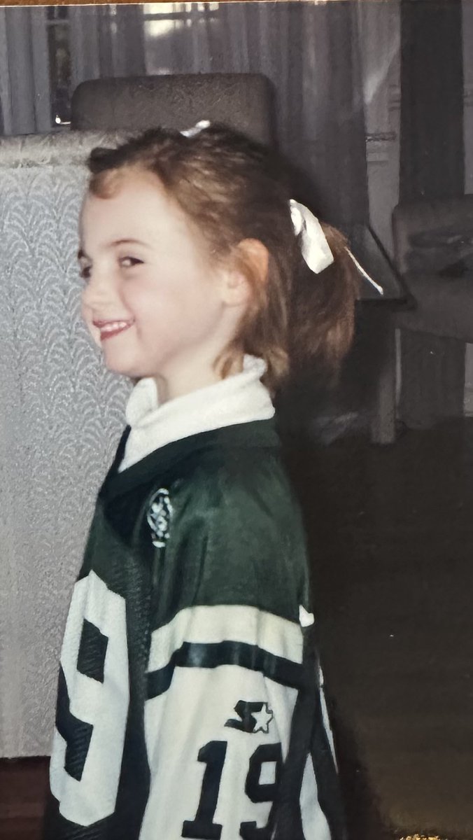 Emily Newman tweet media