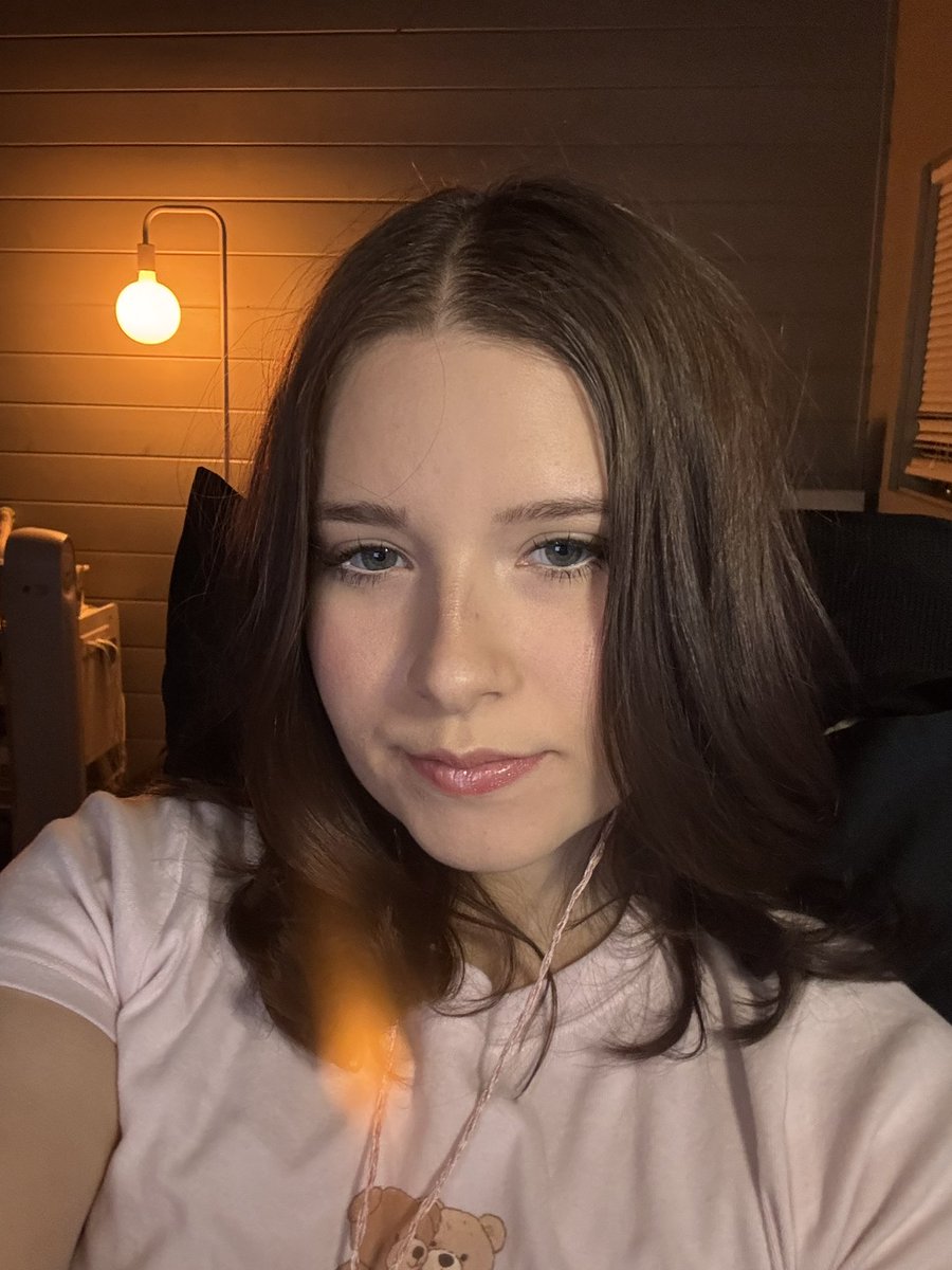 playing three strikes !!! 

come watch 🤍