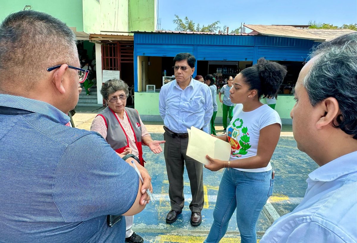 EspecialPro's tweet image. Como presidenta de la comisión de ProInversión, visité la I.E 0074 en SJL acompañada de la UGEL 5, a fin de conocer el estado de la documentación requerida por proinversion para la obra de reconstrucción de 14 colegios a través de APP.