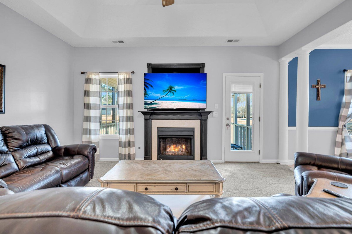 TroyPhillips33's tweet photo. OFFER ACCEPTED: 🎉🎊🎎🥳
145 Dasharon Ln, Goose Creek, SC 29445 is now under contract.
See all the juicy details here: https://t.co/EG8ou0ir0r https://t.co/GkodLyN7B9