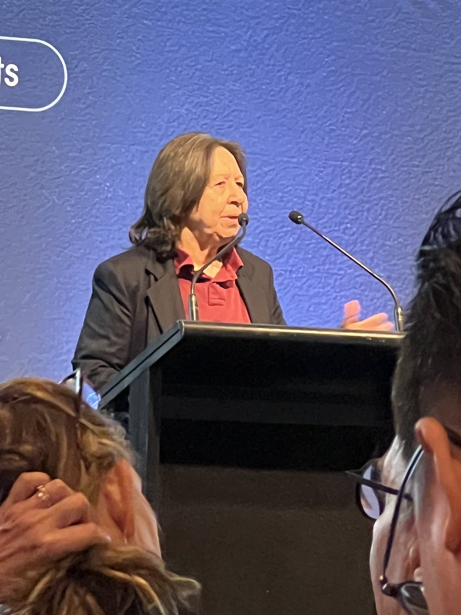 Rebecca Davies AO 💉💉 💉💉 tweet media