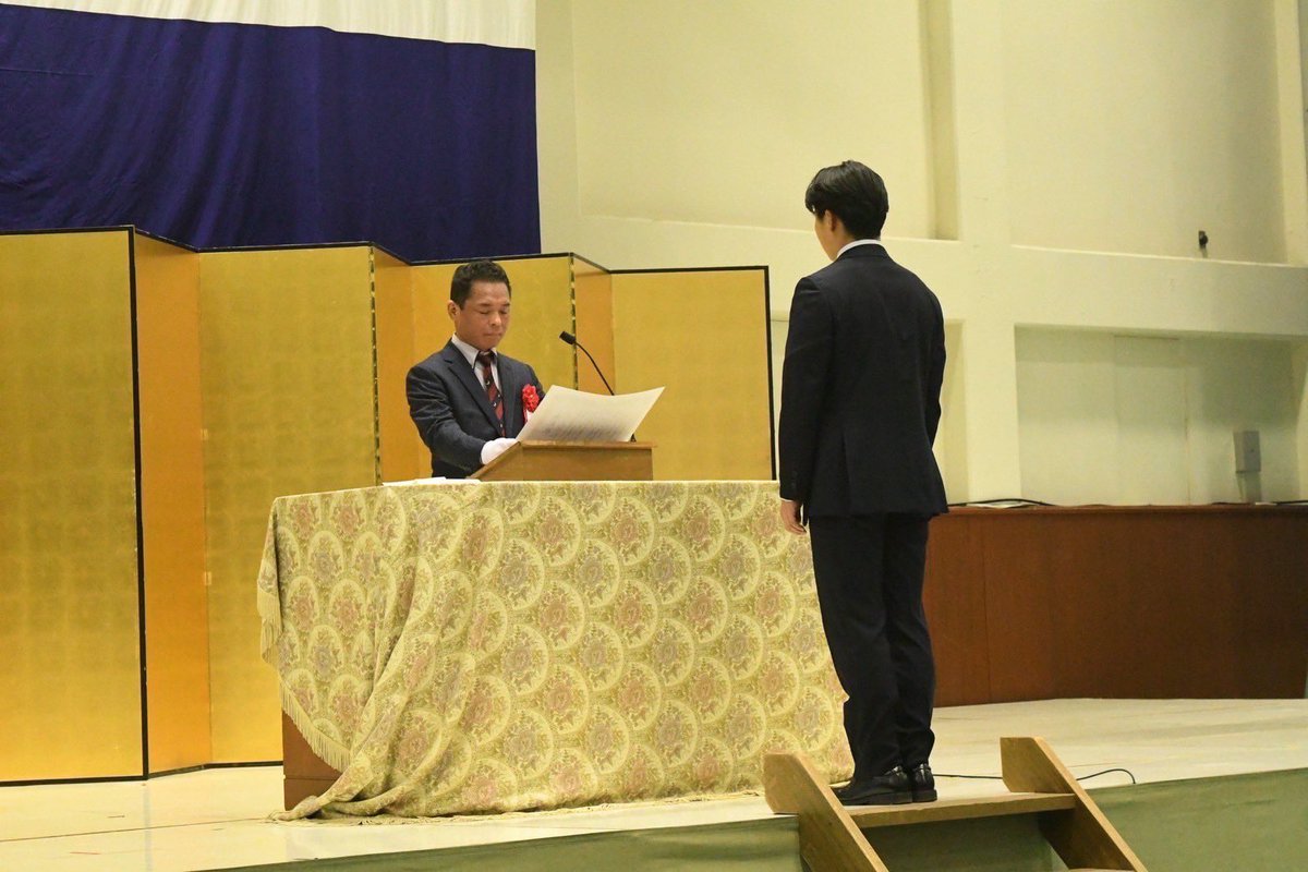 【2024年度体育会功労賞授与式】

開催日時 : 2025年3月17日(月) 16:00~17:30
場所 : 関西学院大学上ケ原キャンパス総合体育館

今年度は7部7名の卒業生が功労賞を受賞、硬式野球部が体育会本部特別賞を受賞いたしました。

受賞された皆様、おめでとうございます。
　
(写真：関学スポーツ提供)