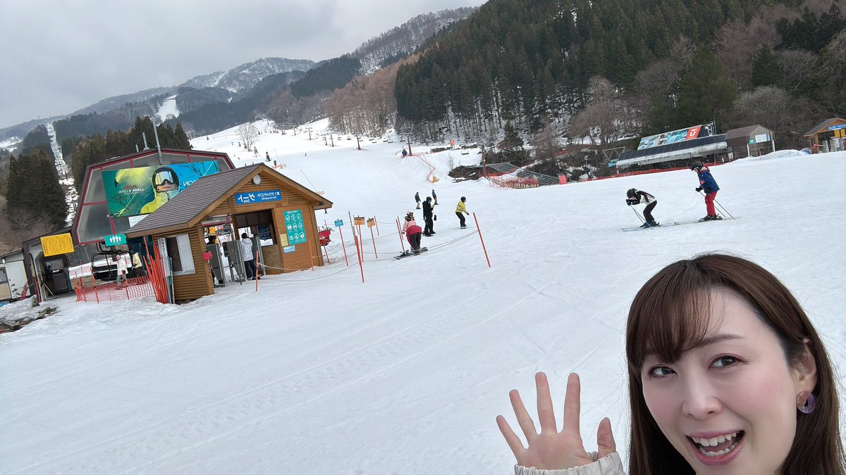 ただいまサイレントタイム中🤫❄️
滑走する時の自然の音も是非楽しんで下さい！
今日もこの後晴れてくるか?!
予報的には晴れなので、めいほうブルーに期待ですね🤗💙
次の放送は11:00から♪
#めいほうスキー場 
#めいほうDJ  #藤井聡美