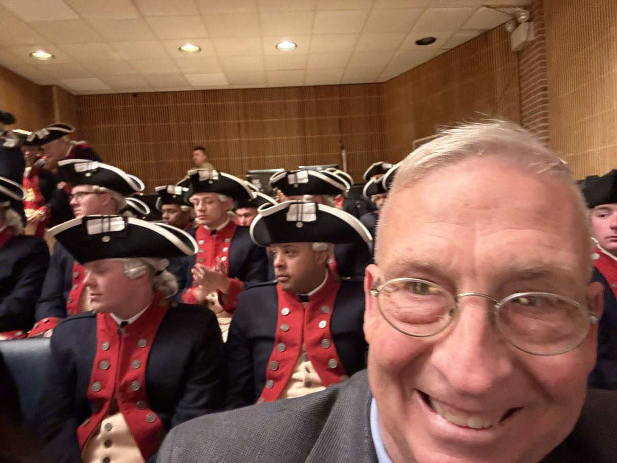 Was fortunate to attend a ceremony with soldiers of the “Commander in Chief’s Guard” (A Company, 4th BN, 3d Infantry Regiment, “The Old Guard”)🇺🇸

It’s like going back in time when you are surrounded by these young infantrymen in their revolutionary war uniforms.