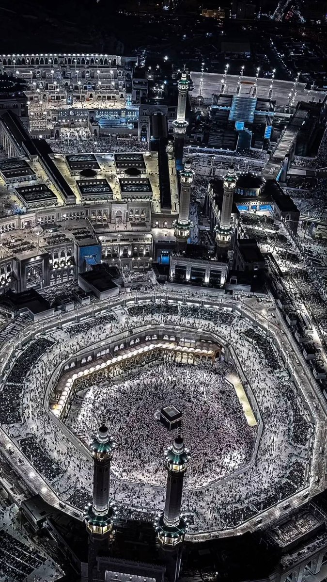 hend_Alaali's tweet photo. ﴿ وَقُل رَّبِّ ارْحَمْهُمَا كَمَا رَبَّيَانِي صَغِيرًا﴾

#ليلة_القدر https://t.co/yF7itUdGtc