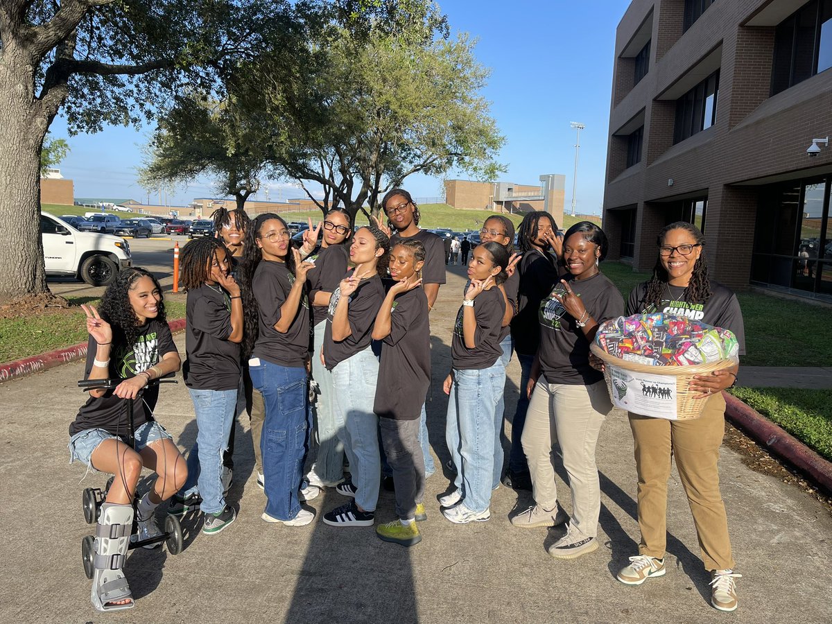 LadyCaneHoops's tweet photo. We were so honored to be invited to the @FortBendISD Board Meeting this evening! We are so proud of you Sisterhood!🤘 https://t.co/s3vTO3zd6L